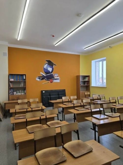 В школе №1 Буинска в рамках капремонта обновлены учебные кабинеты — часть из них полностью готова (+фото)