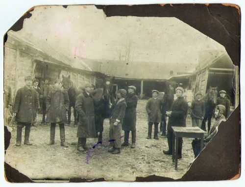 Житель села Нижний Наратбаш поделился старыми фотографиями из истории Буинского военного комиссариата, отмечавшего сегодня 108-летие