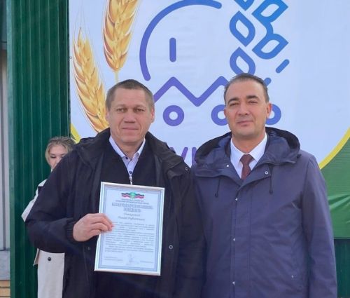 Сегодня в Буинске состоялось торжественное обновление Доски почета Буинского района (Фоторепортаж)
