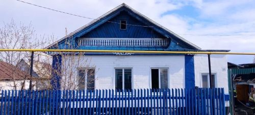 В Буинске пожар уничтожил крышу дома и надворные постройки   (+фото)