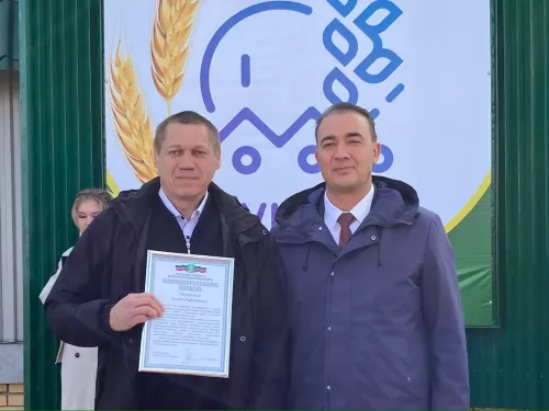 Сегодня в Буинске состоялось торжественное обновление Доски почета Буинского района (Фоторепортаж)