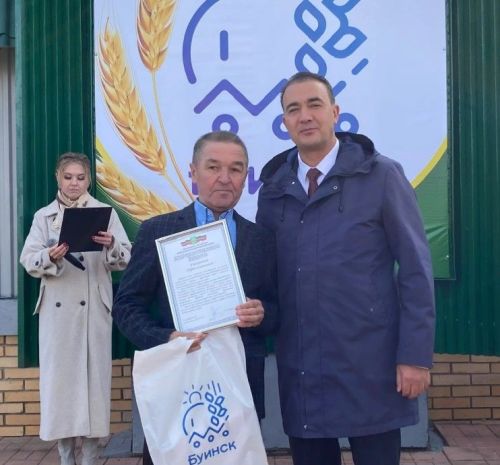 Сегодня в Буинске состоялось торжественное обновление Доски почета Буинского района (Фоторепортаж)