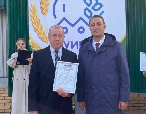 Сегодня в Буинске состоялось торжественное обновление Доски почета Буинского района (Фоторепортаж)