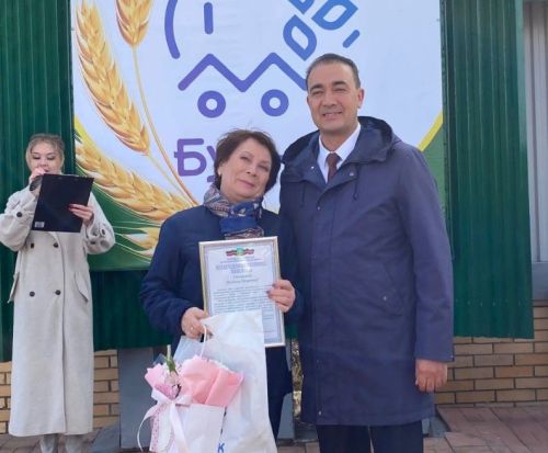 Сегодня в Буинске состоялось торжественное обновление Доски почета Буинского района (Фоторепортаж)