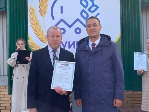 Сегодня в Буинске состоялось торжественное обновление Доски почета Буинского района (Фоторепортаж)