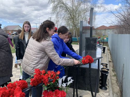 В память о героях: открыты мемориальные доски в Мокрой Савалеевке Буинского района (фоторепортаж)