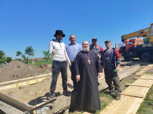 В селе Степановка Буинского района строится часовня на местном кладбище (фоторепортаж)