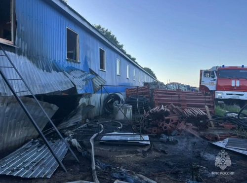 На пожаре в соседнем районе пострадал мужчина
