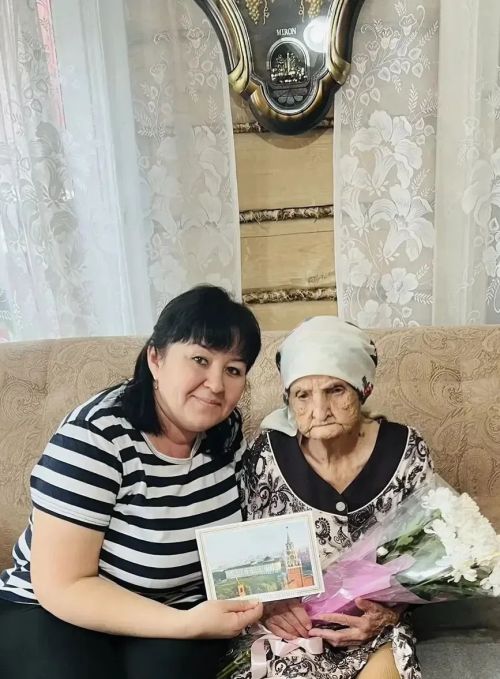 Соцработник из Буинска Альбина Шарафетдинова: «С одной  из бабушек мечтали дожить до ста, она ушла ровно в сто лет. Сейчас жалею: почему не желали до 105и»