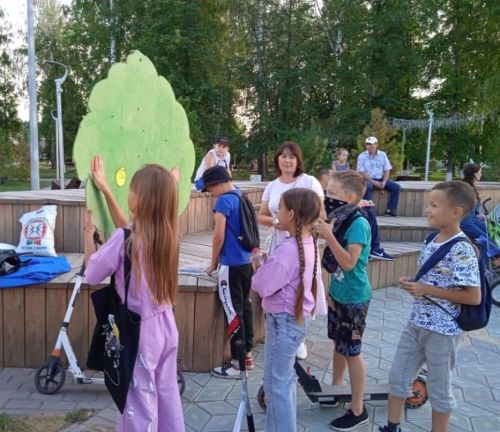 Краски лета. В Буинске парки и дворы не пустуют