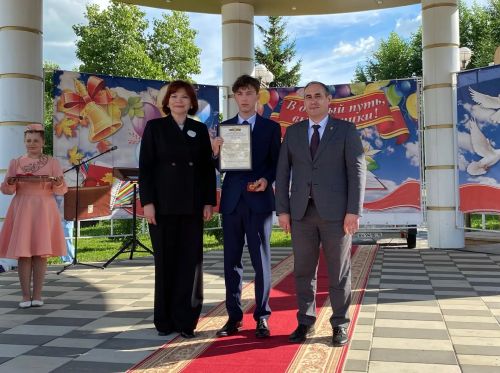 Выпускные вечера в Буинском районе: 141 аттестат, 33 медалиста (фоторепортаж)