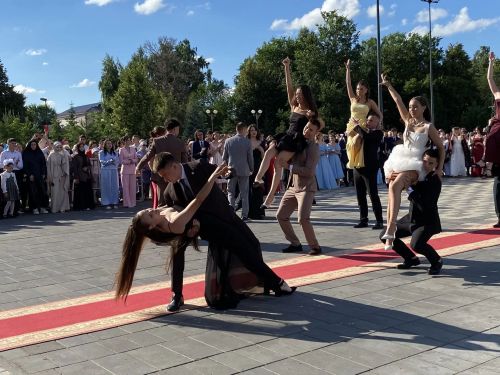 Выпускные вечера в Буинском районе: 141 аттестат, 33 медалиста (фоторепортаж)