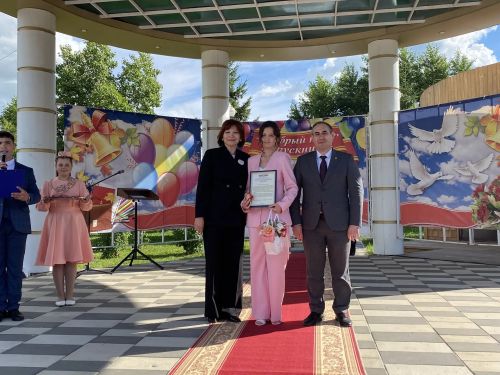 Выпускные вечера в Буинском районе: 141 аттестат, 33 медалиста (фоторепортаж)