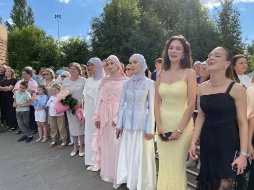 Выпускные вечера в Буинском районе: 141 аттестат, 33 медалиста (фоторепортаж)