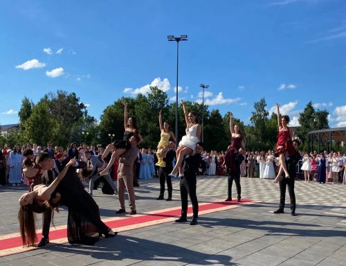Выпускные вечера в Буинском районе: 141 аттестат, 33 медалиста (фоторепортаж)