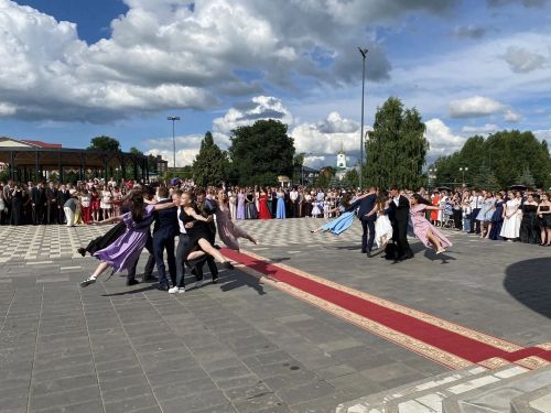 Выпускные вечера в Буинском районе: 141 аттестат, 33 медалиста (фоторепортаж)