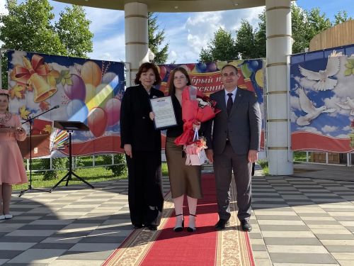 Выпускные вечера в Буинском районе: 141 аттестат, 33 медалиста (фоторепортаж)