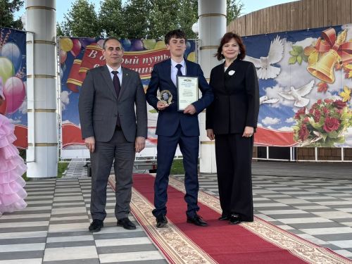 Выпускные вечера в Буинском районе: 141 аттестат, 33 медалиста (фоторепортаж)