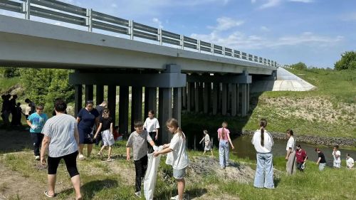 В Буинском районе прошёл экоурок и субботник на берегу реки Карла
