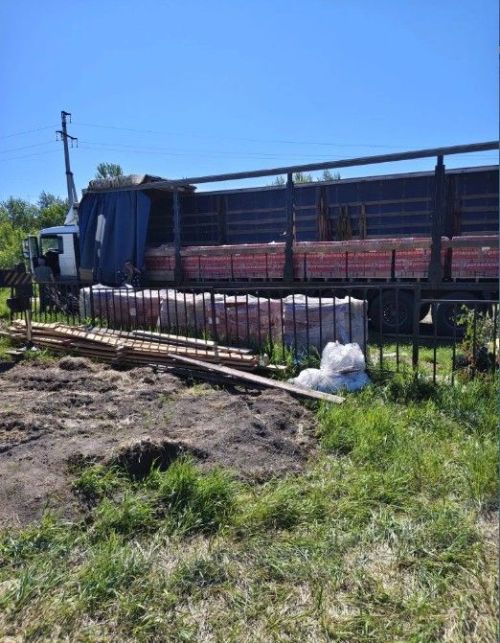 В селе Степановка Буинского района продолжается строительство часовни на местном кладбище