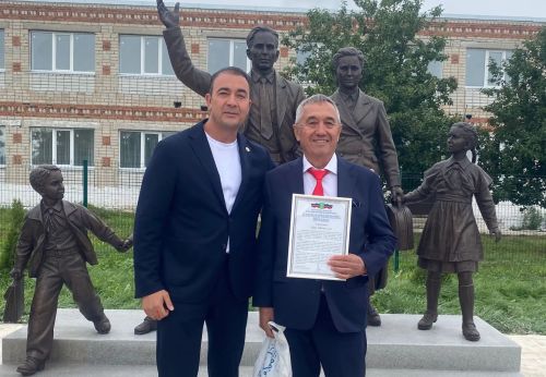 Сегодня в селе Исаково Буинского района состоялось открытие памятника учителям и презентация книги о подвиге земляков в годы Великой Отечественной войны