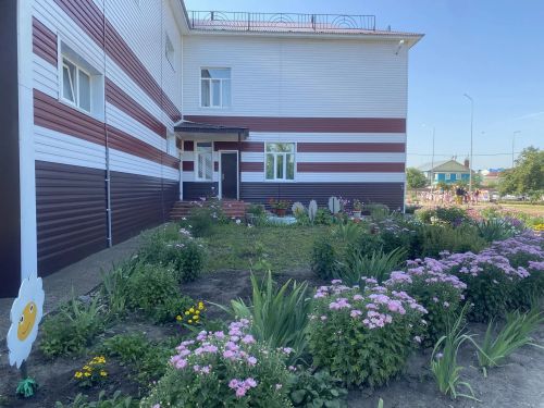 Сады, утопающие в цветах, классы, готовые к учебному году. Руководство Буинского района проверило готовность образовательных учреждений к новому учебному году