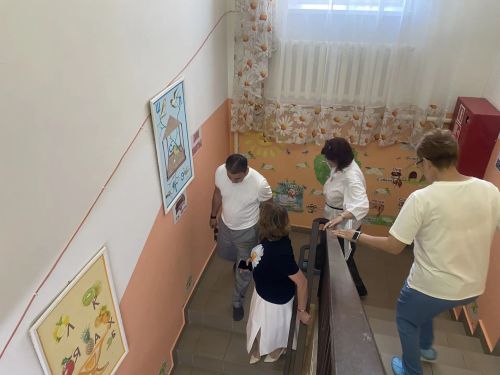 Сады, утопающие в цветах, классы, готовые к учебному году. Руководство Буинского района проверило готовность образовательных учреждений к новому учебному году