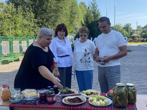 Сады, утопающие в цветах, классы, готовые к учебному году. Руководство Буинского района проверило готовность образовательных учреждений к новому учебному году