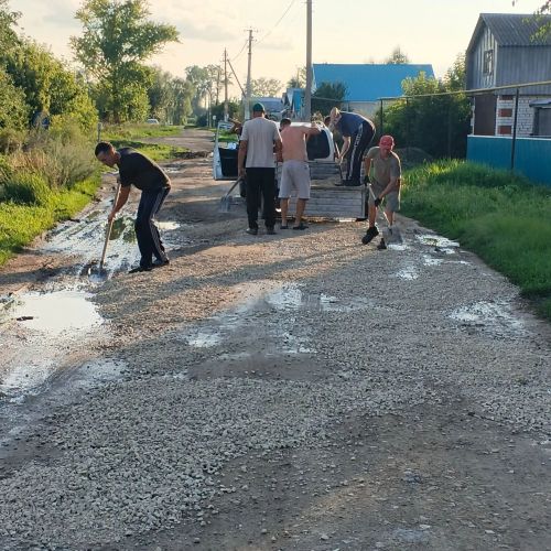Буа районы Түбән Наратбаш авыл җирлегендә быел юлларны халык үзе тигезләгән