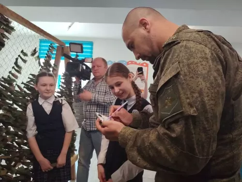 В Буинск приехал Герой России Расим Баксиков