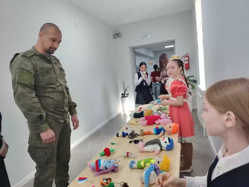 В Буинск приехал Герой России Расим Баксиков