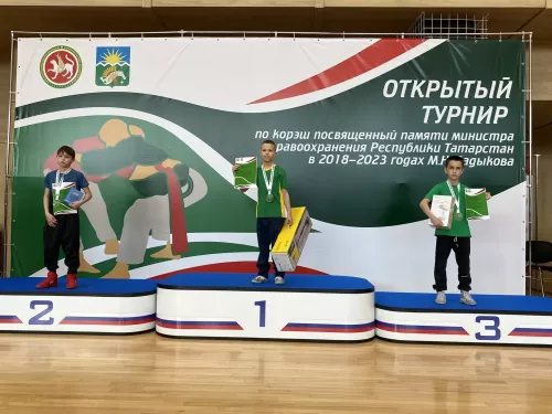 В СК «Импульс» прошел турнир по борьбе «Корэш», посвящённое памяти заслуженного врача РТ, кандидата медицинских наук, министра здравоохранения РТ в 2018-2023 годы Марата Наилевича Садыкова