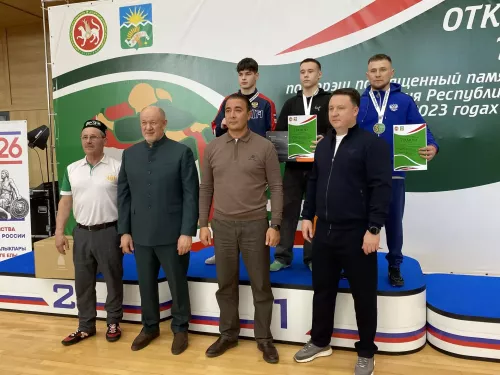 В СК «Импульс» прошел турнир по борьбе «Корэш», посвящённое памяти заслуженного врача РТ, кандидата медицинских наук, министра здравоохранения РТ в 2018-2023 годы Марата Наилевича Садыкова