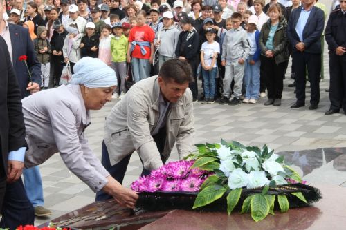 На центральной площади г.Буинска прохошел митинг,посвященный Дню памяти и скорби