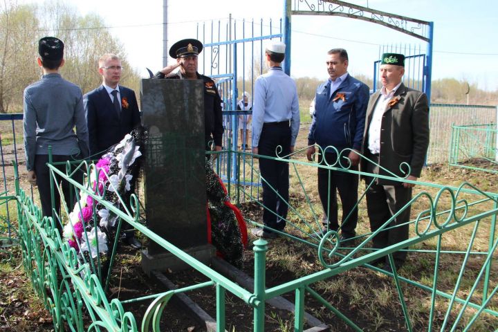 Сегодня в Буинске почтили память Советских солдат +фото