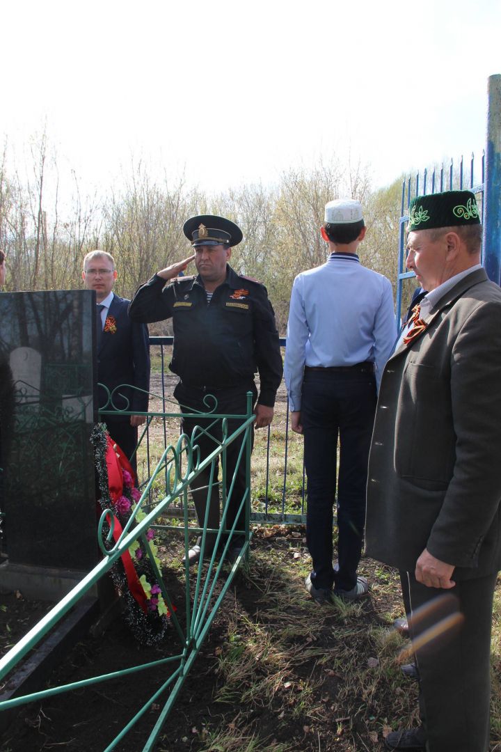 Сегодня в Буинске почтили память Советских солдат +фото