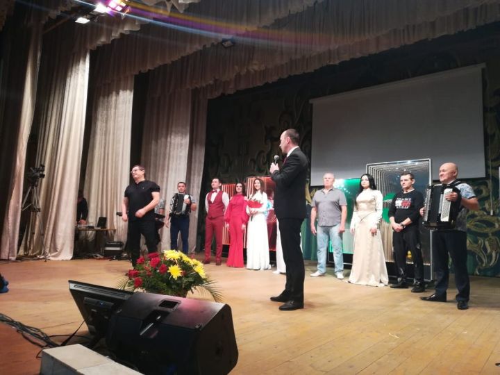 Вчера в Буинске выступал Салават (ФОТО, ВИДЕОрепортаж)