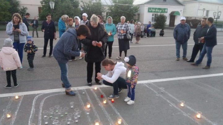 В Буинске прошла акция "Зажги Свечу памяти"