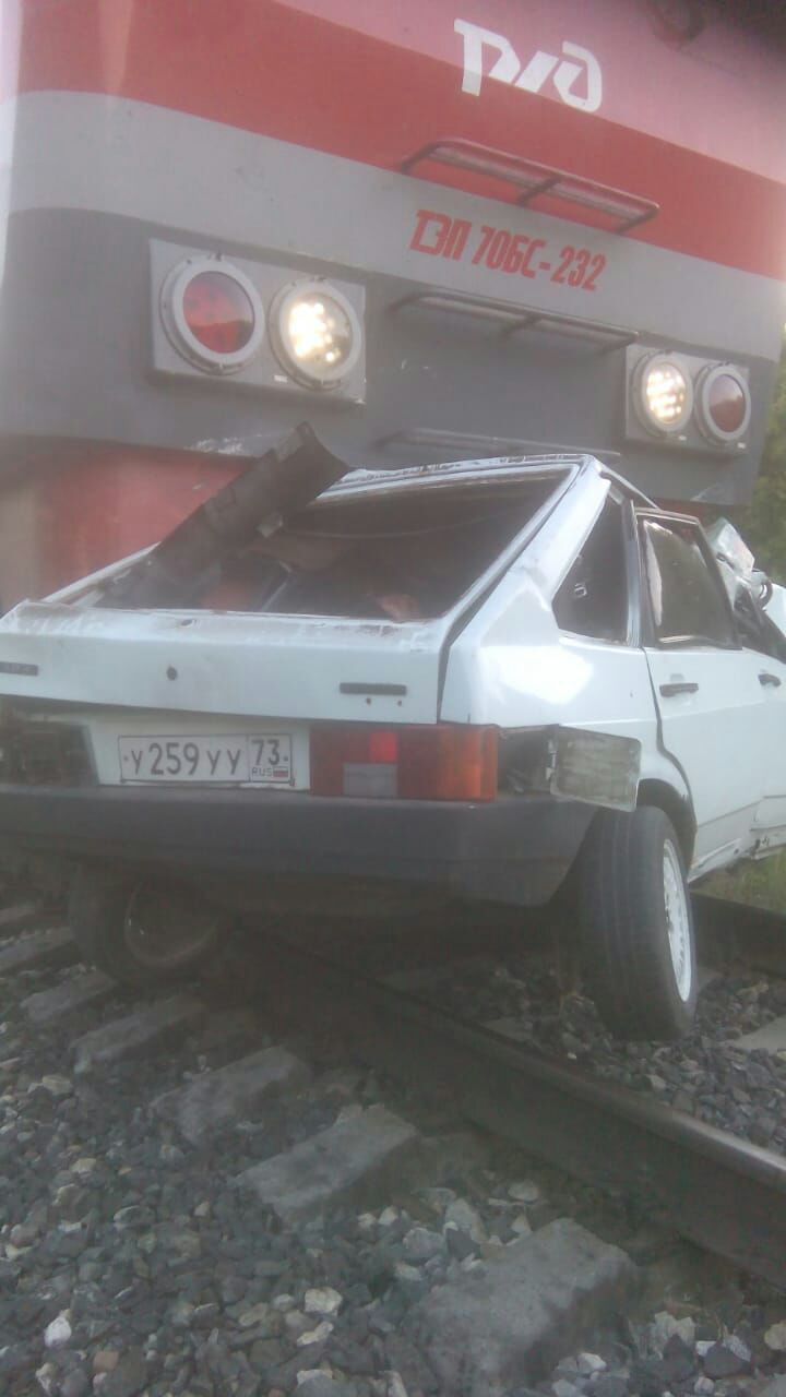 В Буинском районе РТ при столкновении поезда и «девятки» погибли четыре человека (фото, видео)