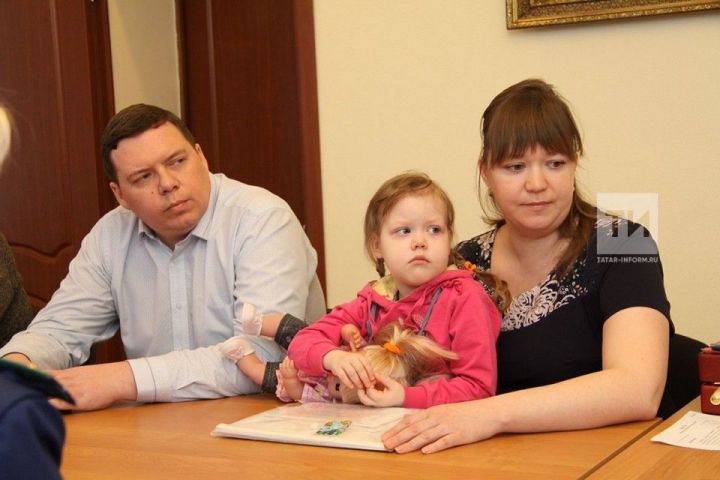 Недетская проблема 3-летней Вики из Татарстана: вернется ли малышка в детсад, из которого ее исключили из-за сахарного диабета?