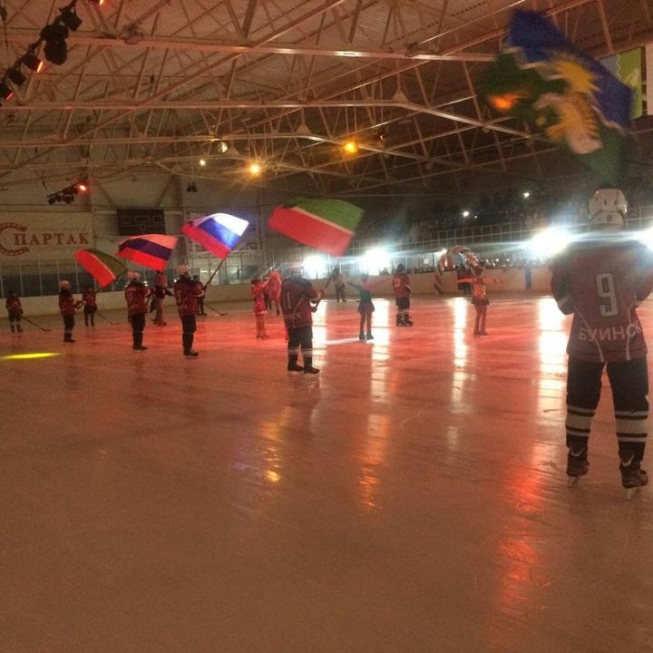 В Буинске состоялось открытие финала республиканского этапа всероссийских соревнований юных хоккеистов клуба "Золотая шайба"