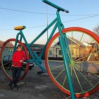 Мы нашли автора велосипеда-гиганта, который установлен в Буинске
