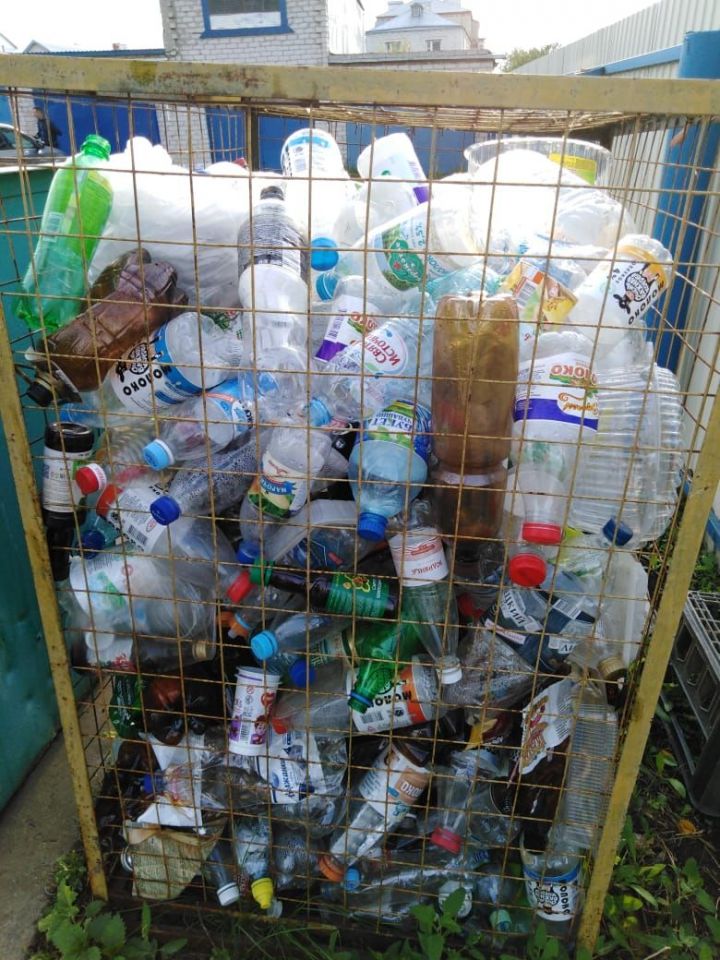 Жители улицы К. Зыятдинова Буинска за раздельный сбор пластиковой посуды