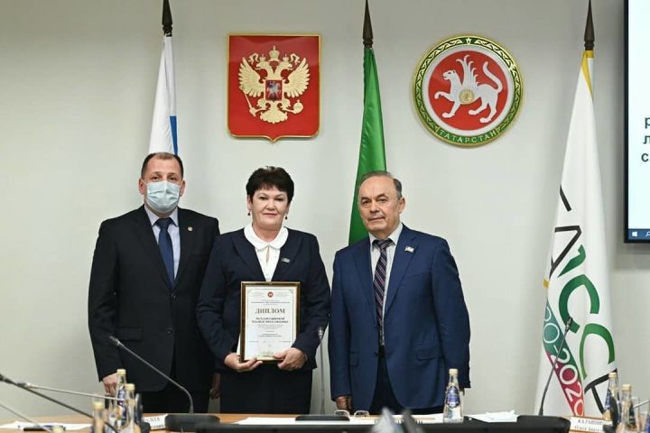 Глава Исаковского сельского поселения Буинска признана лучшим работником в сфере муниципального управления.