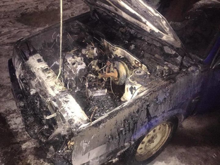 В Буинском районе сгорел автомобиль (+фото)