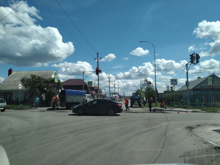 В Буинске дорожники вышли на ремонт дорог