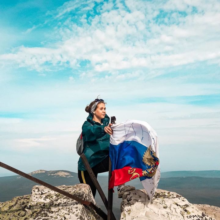 Ведущая Буинского телевидения Наталья Смирнова покорила Уральские горы (+ фото)