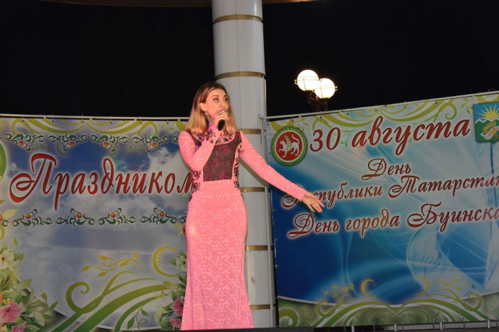 В Буинске в День города выступили казанские артисты +фото