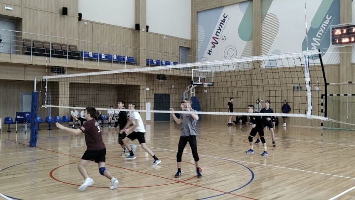 Сегодня в Буинске играли волейболисты Казани и Йошкар-Олы (+фото)