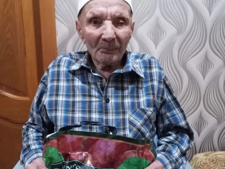 В Буинске в преддверии праздника ветераны Великой Отечественной войны получили подарки